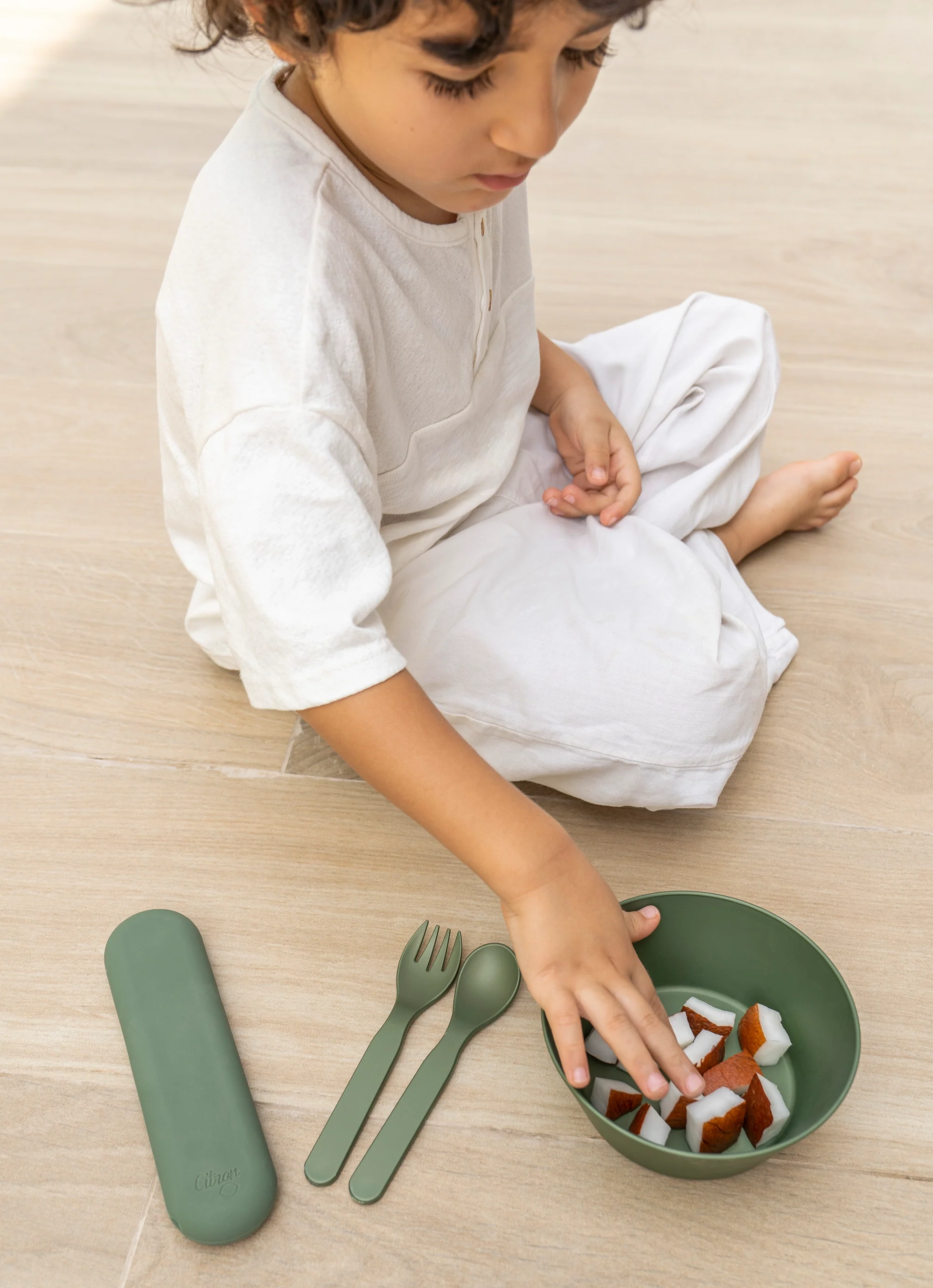 Eco Cutlery Set + Case in Green/ Cream - Image 7