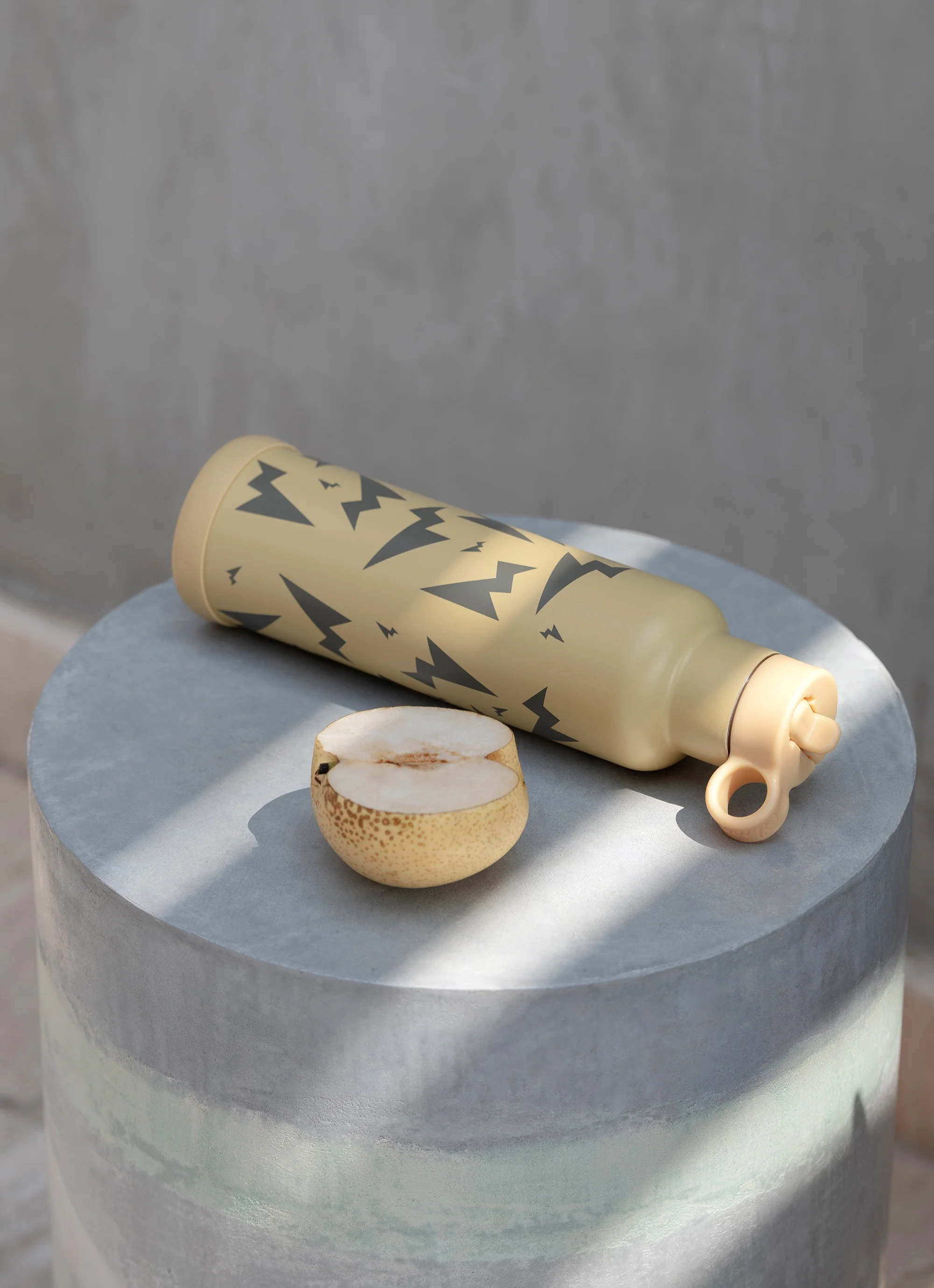 750ml Insulated Water Bottle - Thunder Yellow - Image 6